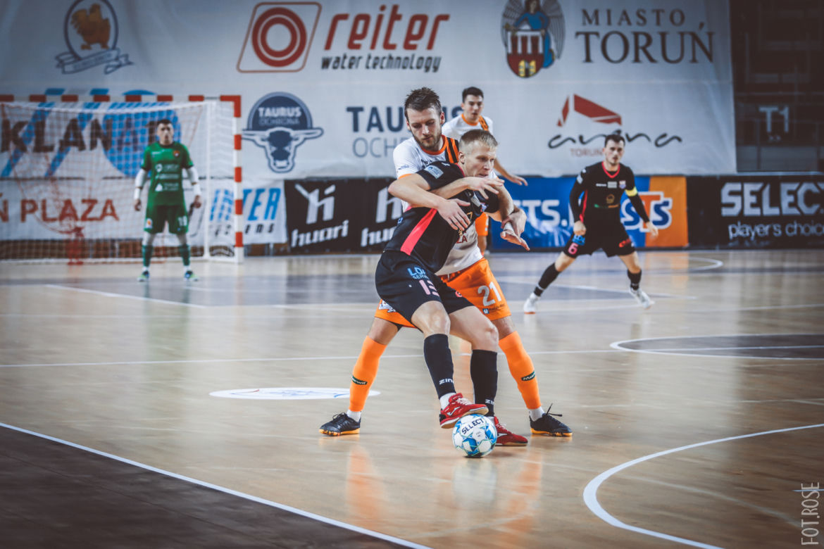 FC Toruń - Constract Lubawa 2:4, zdjęcia z zaległego meczu w Arenie Toruń