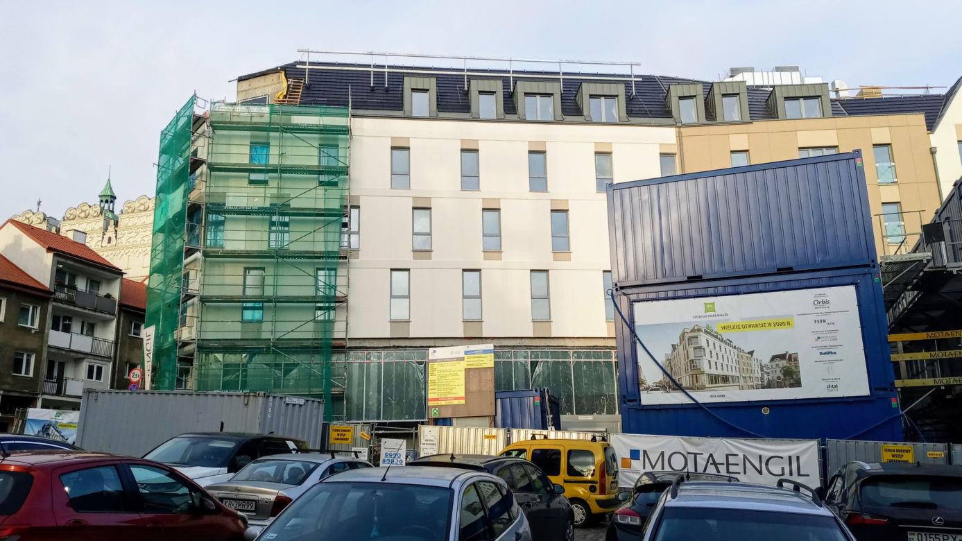 Budowa hotelu na Podzamczu - listopad 2020