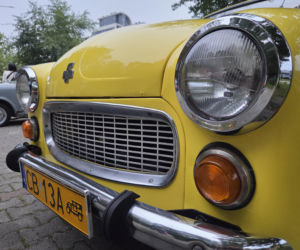 Prawdziwe motoryzacyjne perełki pod Torbydem! Bydgoskie Klasyki Nocą znów zachwyciły