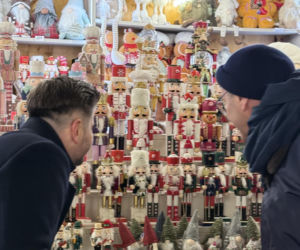 Biedroń i Śmiszek szukają prezentów pod choinkę,