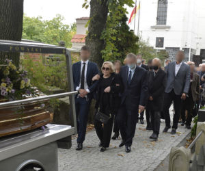Maria Krawczyk-Gołas. Przygotowała sobie grób z Gołasem