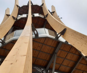 Ełk. Nowa wieża widokowa nad jeziorem gotowa. Zobacz zdjęcia!
