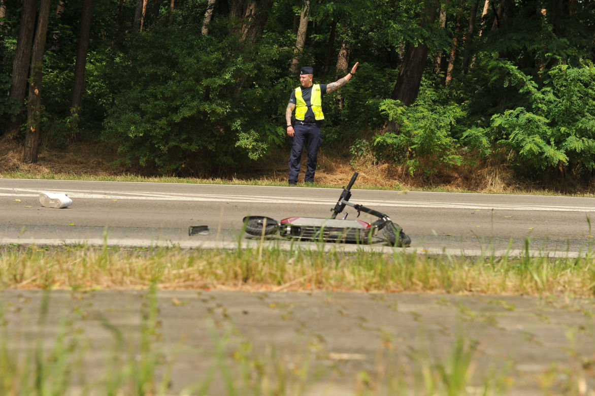 Samochód ciężarowy zmiótł 15-latka z przejścia dla pieszych. Dziecko trafiło do szpitala
