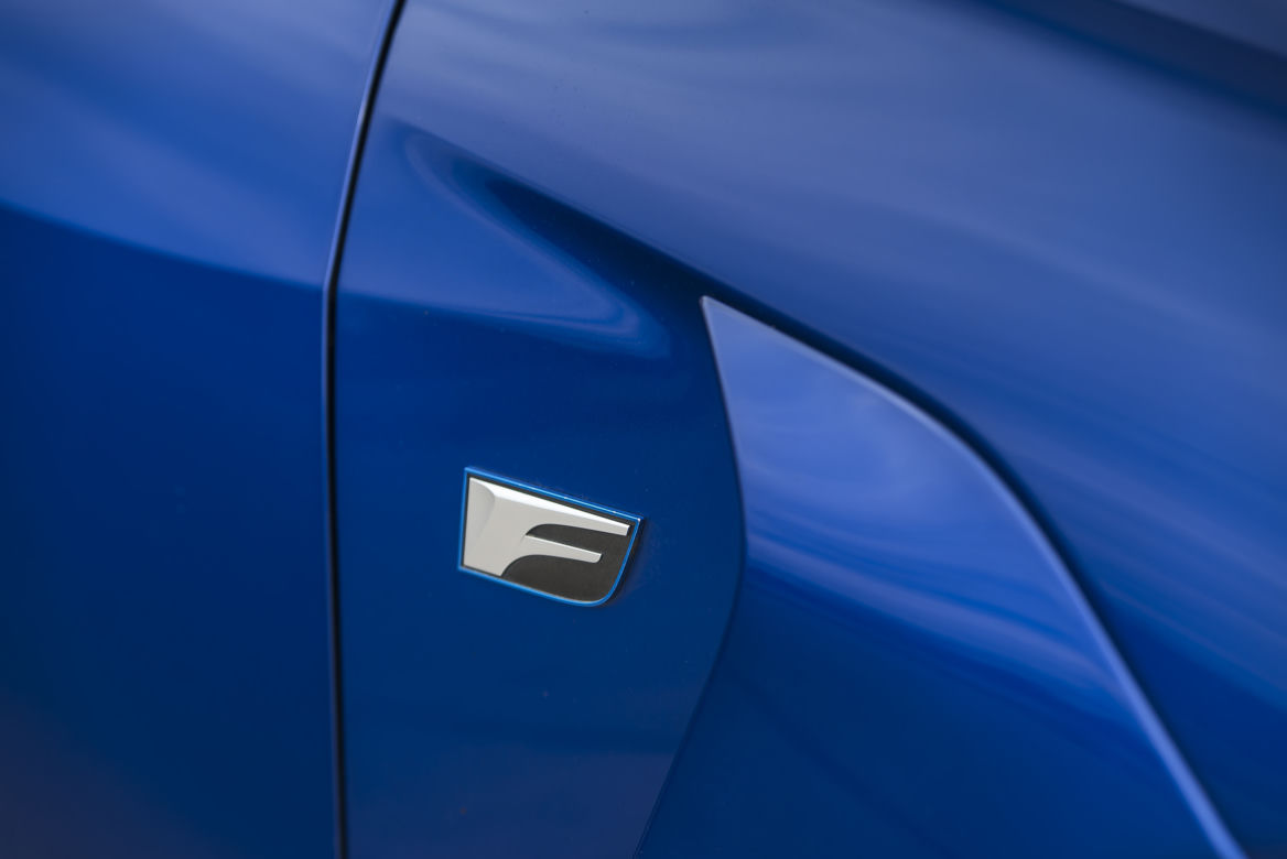 Lexus RC F Carbon 5.0 V8 464 KM 