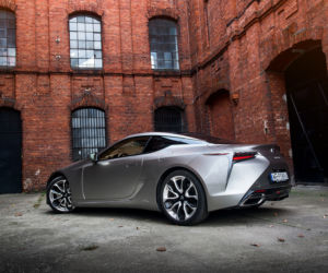 Lexus LC500h 3.5 V6 359 KM Superturismo