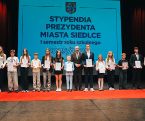 Najzdolniejsi uczniowie odebrali stypendia Prezydenta Miasta Siedlce