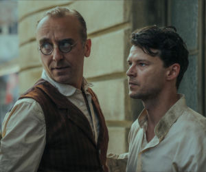 W roli głównej Jakub Gierszał, w obsadzie m.in. Aidan Gillen, Paul Freeman, Julia Pietrucha, Wojciech Mecwaldowski, Anna Próchniak, Mateusz Kościukiewicz, Antoni Pawlicki oraz Tomasz Kot.