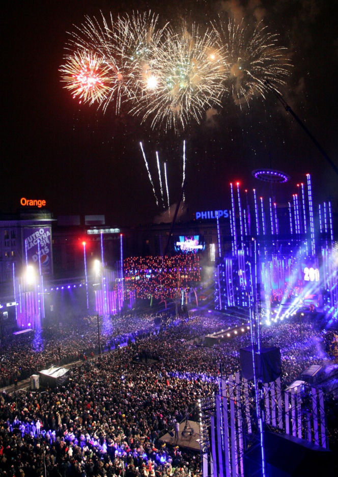 Sylwester w Warszawie sprzed lat. Tak stolica witała dawniej Nowy Rok