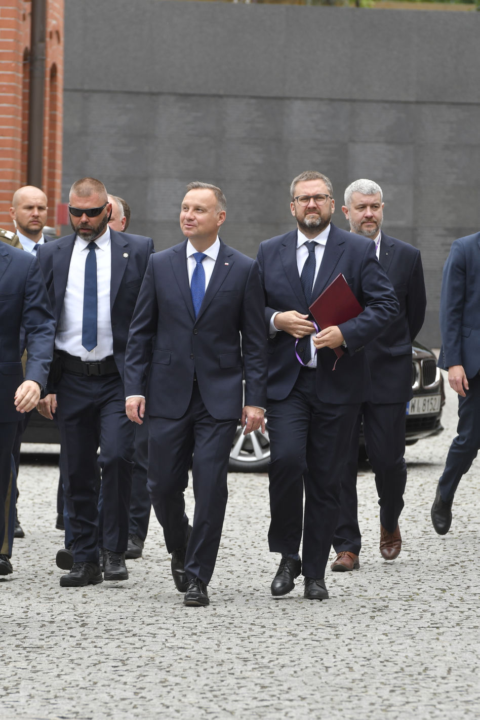  Andrzej Duda i Rafał Trzaskowski dziękują powstańcom