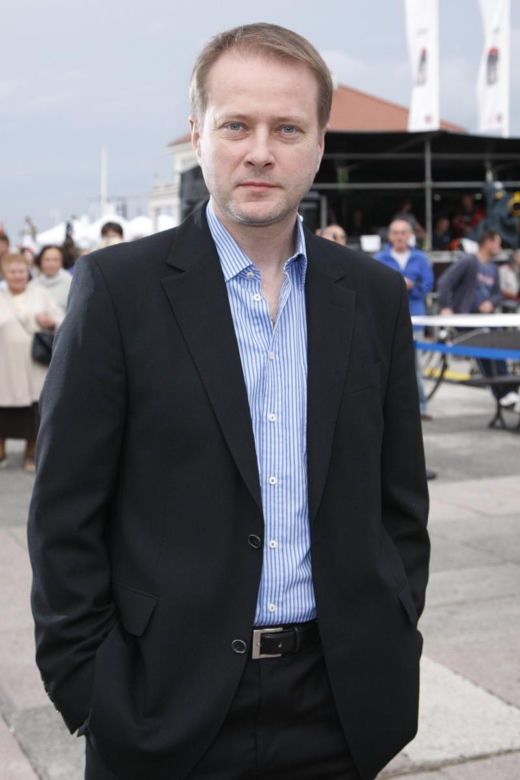 Od "Na dobre i na złe" po "Ojca Mateusza". Tak na przestrzeni lat zmieniał się Artur Żmijewski