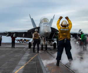 Napięcia na Bliskim Wschodzie. Amerykańska flota u wybrzeży Iranu i plany ewakuacji turystów z Izraela
