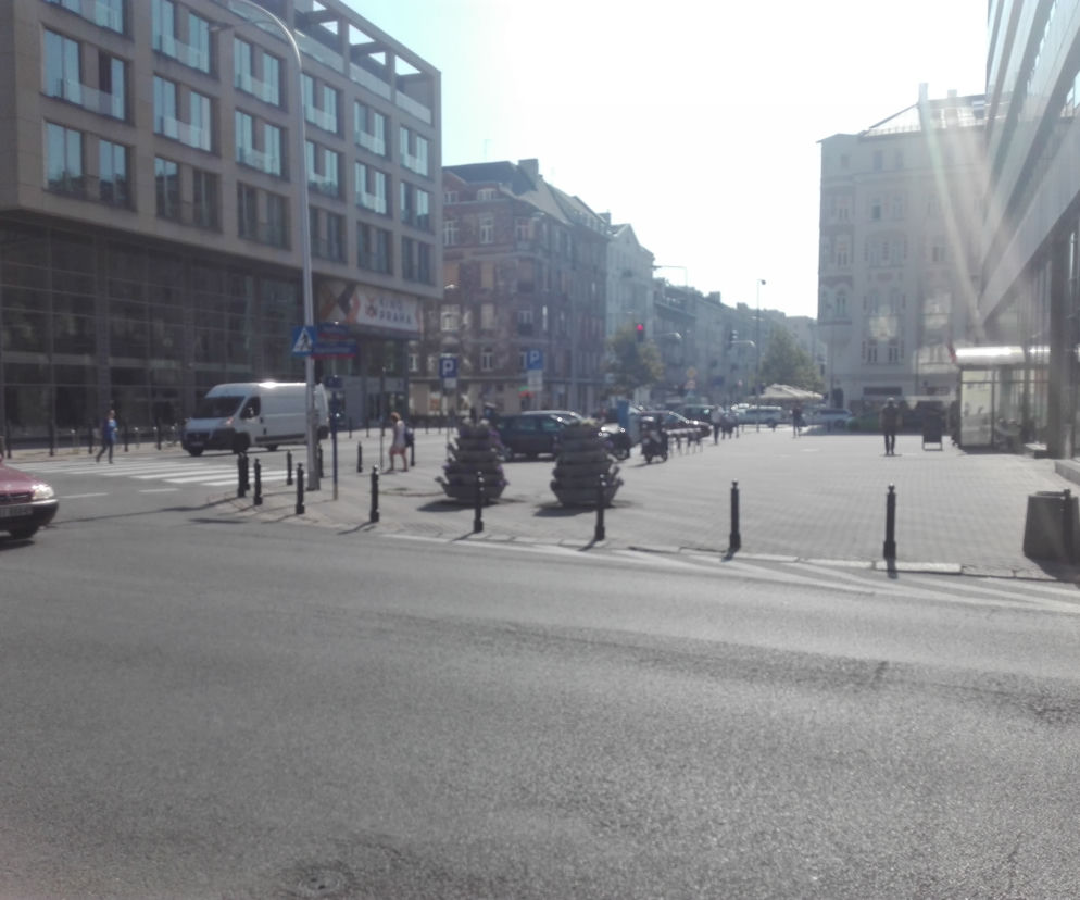 Feralne skrzyżowanie przy Kinie Praha