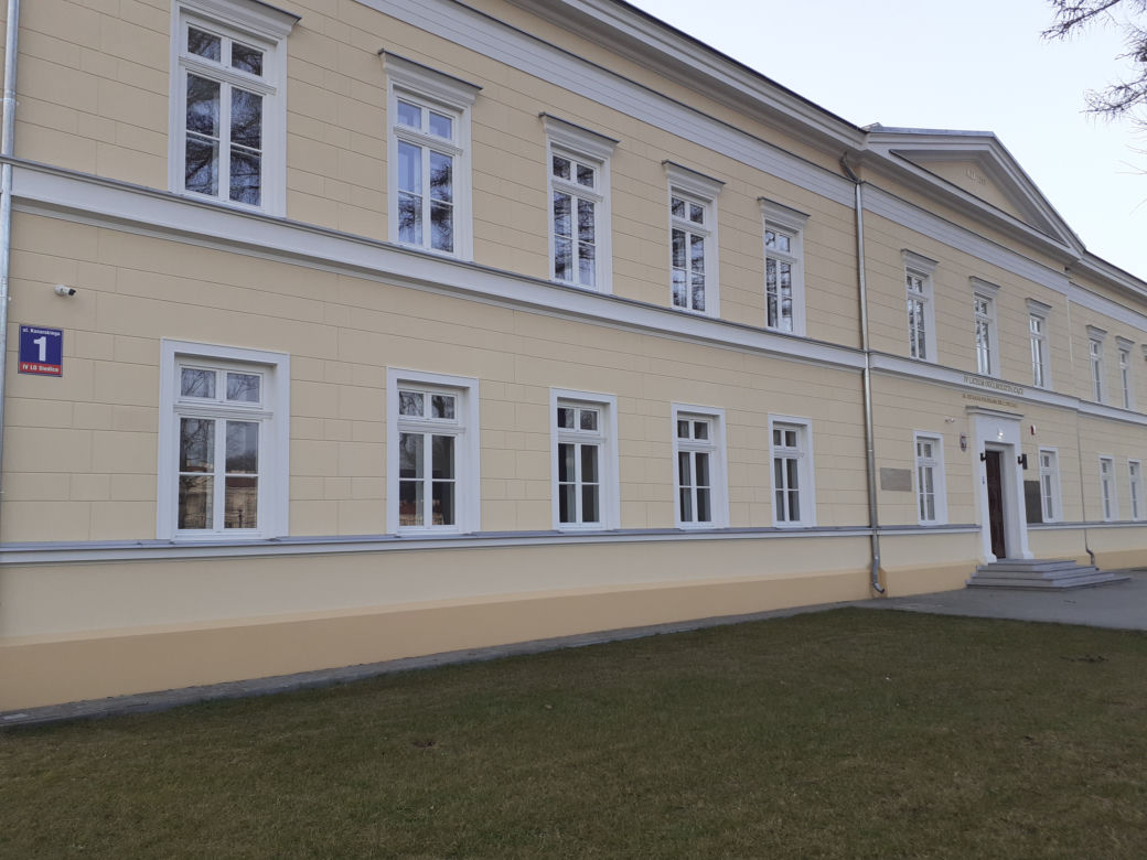 Siedleckie szkoły przy ul. Konarskiego i Prusa i ich okolica w lutym 2021 roku