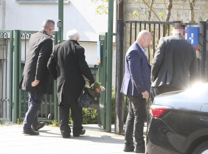 Jarosław Kaczyński szykuje się do świąt. Prezes PiS z kolorową palmą