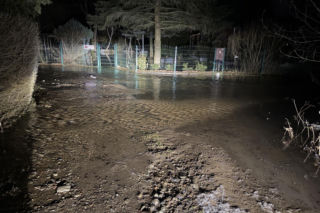 Wkra powyżej poziomu alarmowego. Na miejsce ruszyli strażacy