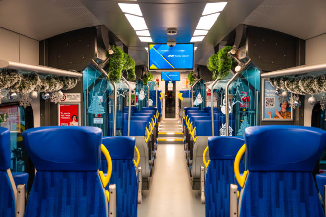 Koleje Śląskie mają świąteczną niespodziankę. Wystarczy kupić bilet, by przenieść się do innego świata