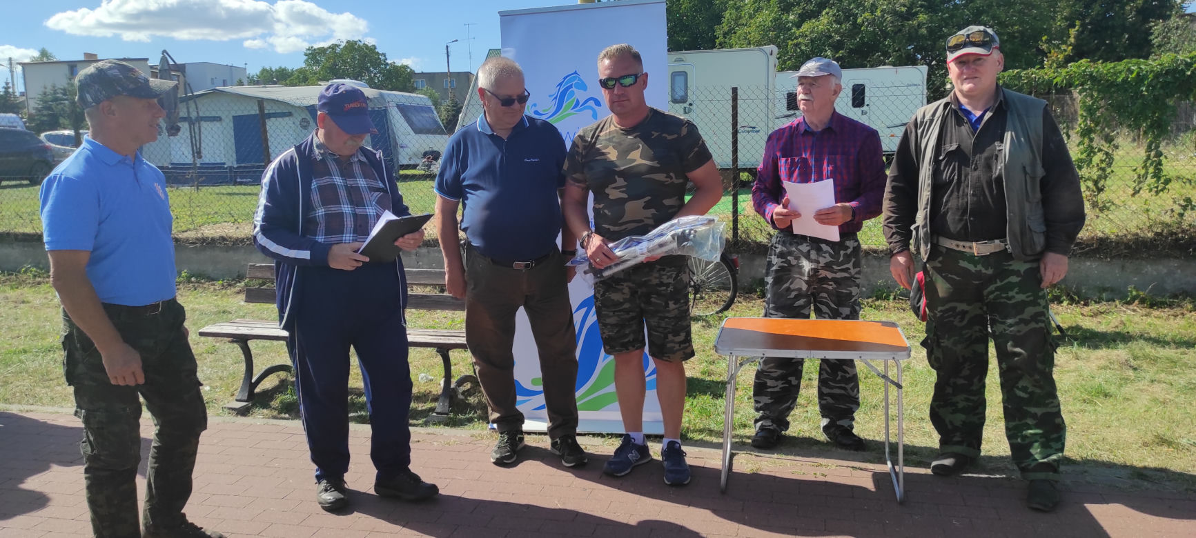 Zawody wędkarskie nad Jeziorem Ślesińskim