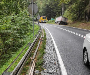 Zderzenie ciężarówek na DK 53. Kierowcy muszą liczyć się z utrudnieniami w ruchu [ZDJĘCIA]