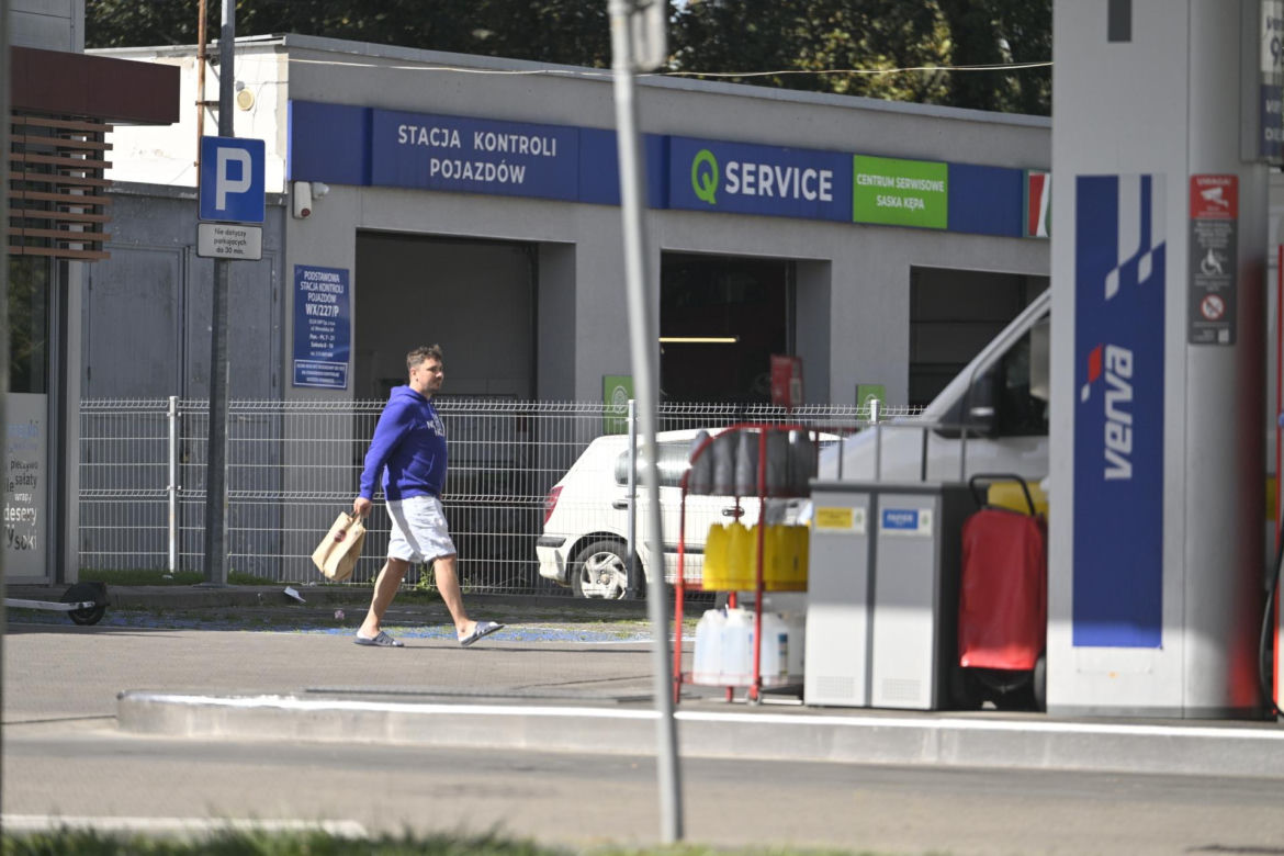 Daniel Martyniuk załatwia sprawunki w Warszawie