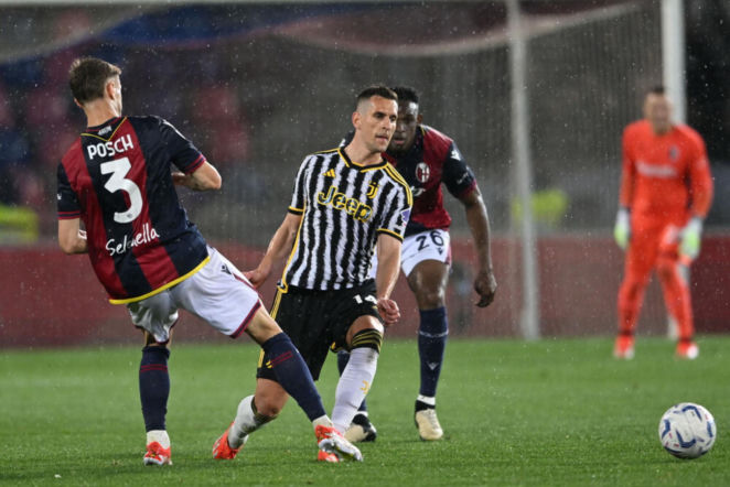 Juventus chciał się wypuścić Milika, ale jest problem. Polski utknął w Turynie?