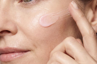 BasicLab wprowadza Napinające serum liftingujące - widoczny efekt napięcia i wygładzenia już od pierwszej aplikacji