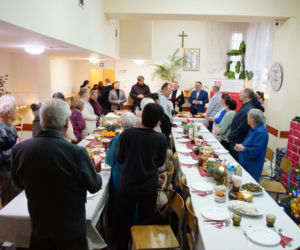 Wrocław: kilkadziesiąt osób na wigilii Caritas