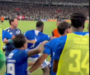 Burdy na meczu Cruzeiro - Atletico Mineiro