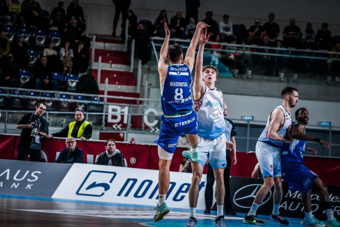 Arriva Polski Cukier Toruń - Anwil Włocławek 78:83, zdjęcia z noworocznego meczu w Arenie Toruń