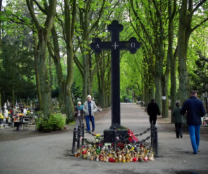 Zabytkowy krzyż na Cmentarzu Centralnym w Szczecinie