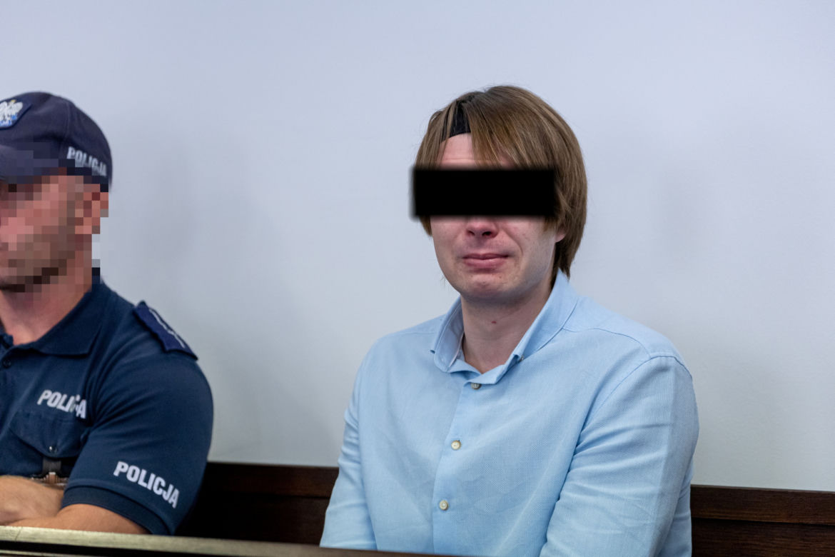 Skatował kolegę, teraz klęczy przed jego rodzicami