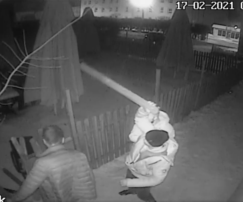 Szok w Dąbrowie Górniczej. Wandale zdewastowali ogródek piwny. Urządzili sobie dziką imprezę! [WIDEO]