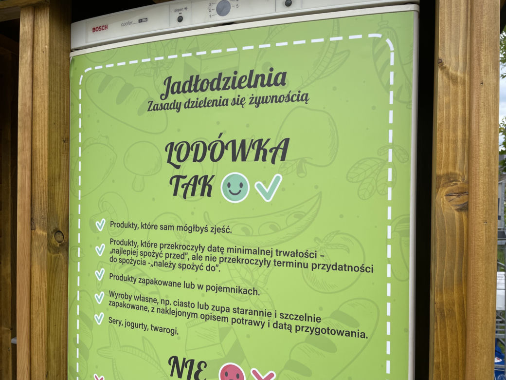 Pierwsza lodówka społeczna w Nowym Sączu. Stanęła w dzielnicy Zawada