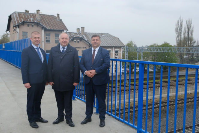 Koniec z ruiną w centrum miasta. Historyczny dworzec w Ostrowcu zyska drugie życie