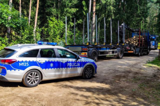 Żednia. Zderzenie scanii z motorowerem. Jeden z kierowców wymusił pierwszeństwo