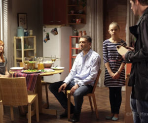 M jak miłość odc. 1003. Agnieszka (Magdalena Walach), Tomek (Andrzej Młynarczyk), Zosia (Julia Wróblewska), Marcin (Mikołaj Roznerski)