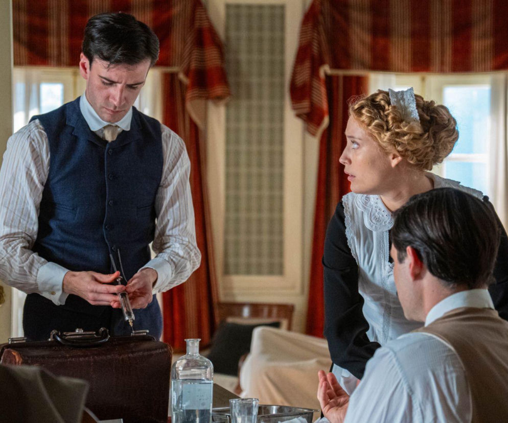 La Promesa, odcinek 355: Jana przerażona gorączką Curro – czeka go ten sam los co Feliciano?