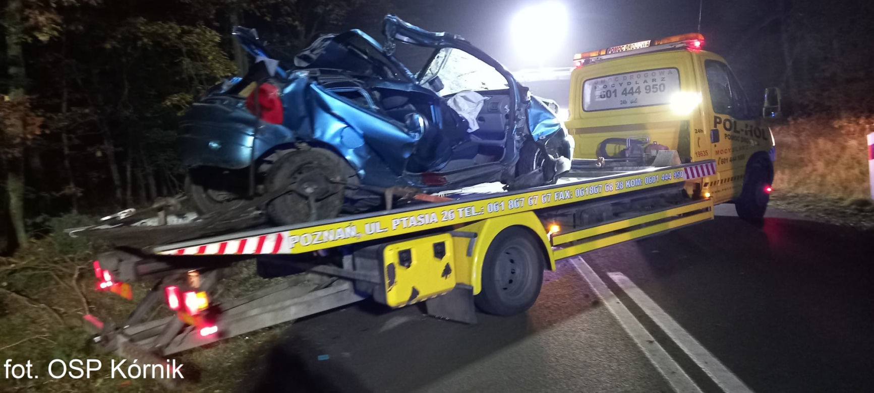 ŚMIERĆ dwóch 18-latków! Nocny dramat na drodze pod Poznaniem