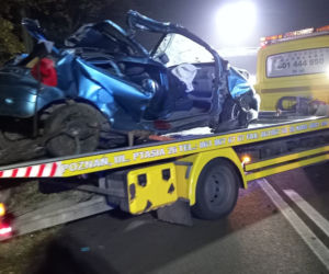 ŚMIERĆ dwóch 18-latków! Nocny dramat na drodze pod Poznaniem
