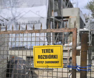 Niekończący się remont sąsiadów Kaczyńskiego