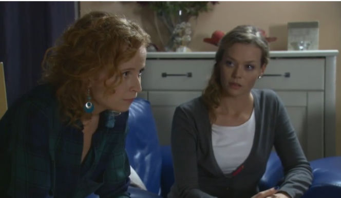 M jak miłość odc. 1047. Ewa (Dominika Kluźniak), Anna (Tamara Arciuch)