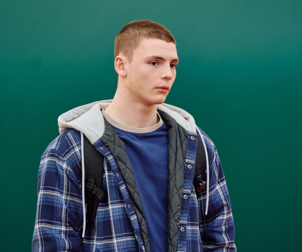 Na Wspólnej, odcinek 4260: Dramat Juniora! Nie poradzi sobie po przyłapaniu Jarka z kochanką