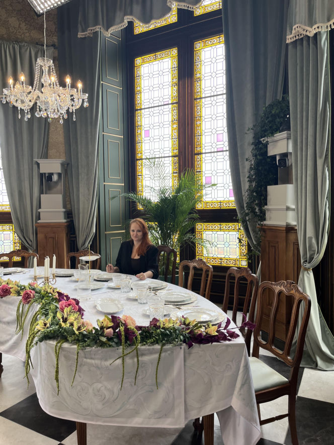 Co naprawdę dzieje się w zamku Zdrajców? Mamy zdjęcia zza kulis hitu TVN!