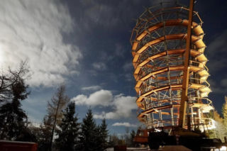 Najwyższa darmowa wieża widokowa w Polsce. Ma 38 metrów i widoki jak z bajki