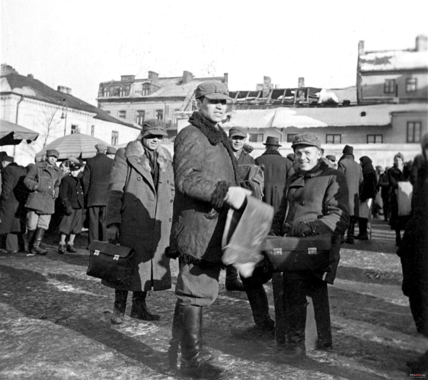 Tak na starych zdjęciach wyglądał targ na Świętoduskiej w Lublinie. Musicie to zobaczyć!