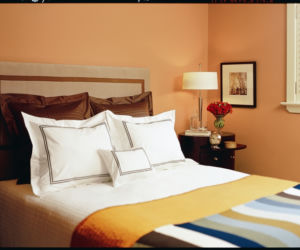 pomarańczowa sypialnia