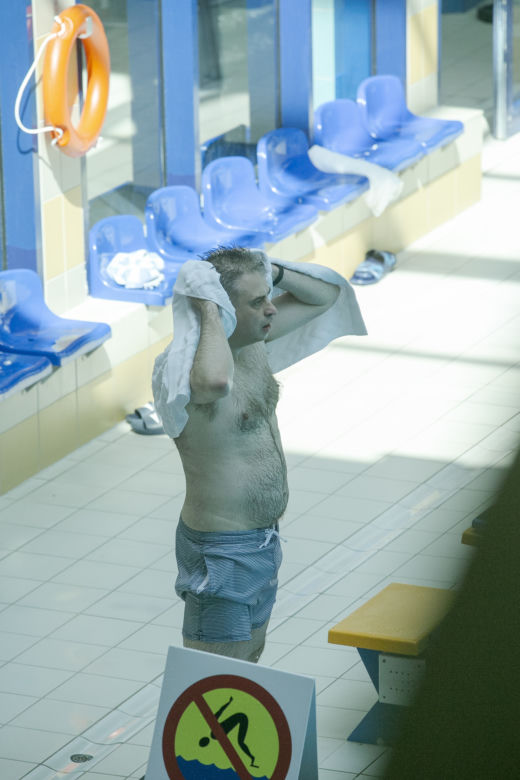 Krzysztof Gawkowski na basenie