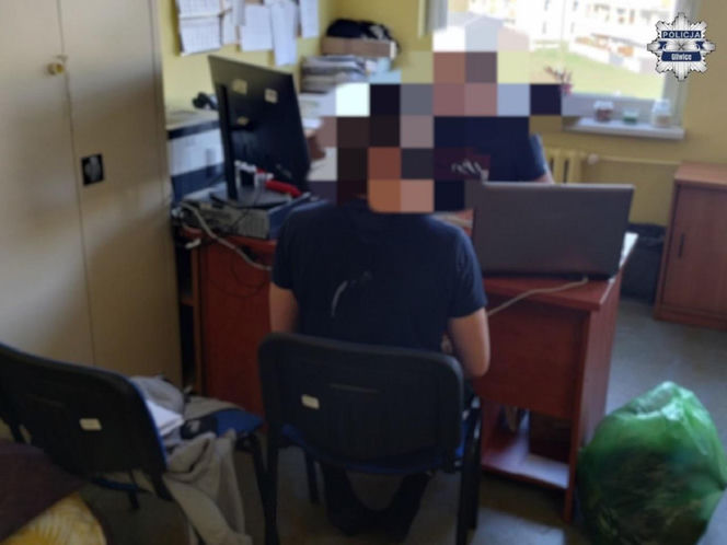 Pijany kierowca wjechał w blok i uciekł. Potem rozpętał awanturę