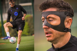 Robert Lewandowski już trenował w masce i wyglądał jak Zorro! Wróci do gry już w sobotę?