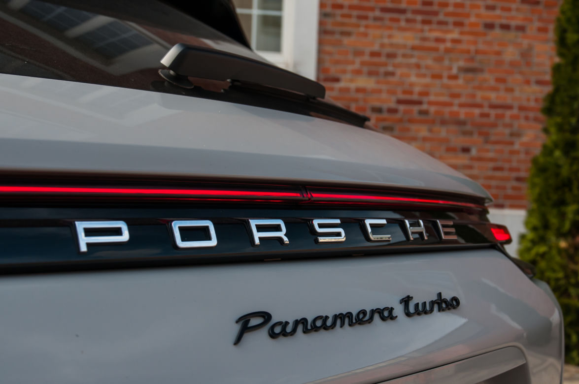 Porsche Panamera Turbo Sport Turismo 4.0 V8 550 KM