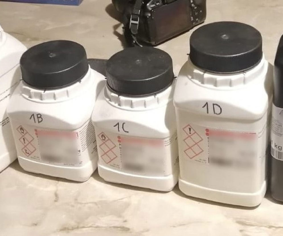 Andrychów. 61-latek chciał stworzyć materiały wybuchowe? Znaleźli u niego groźne chemikalia